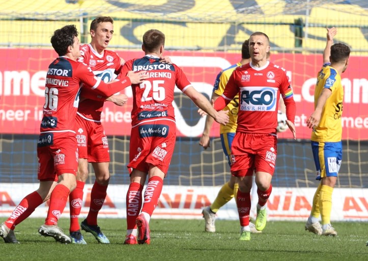 KV Kortrijk wins hard after a goal in the 96th minute (!), Red Lantern Waasland-Beveren no longer has fate in his hands 
