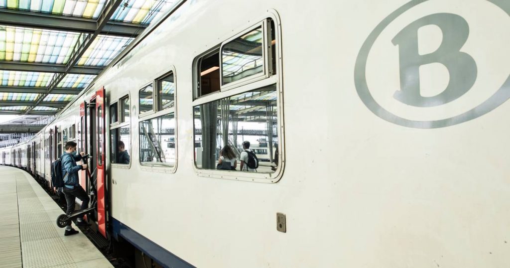 NMBS must guarantee more early and late trains |  The interior