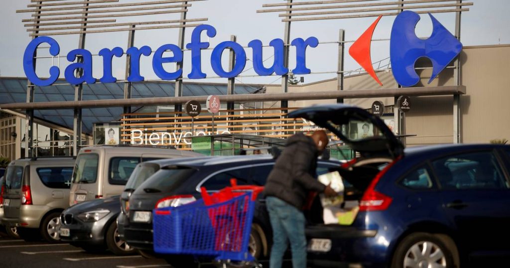 One shopping cart for the price of two: Carrefour customers see money being deducted twice  The interior