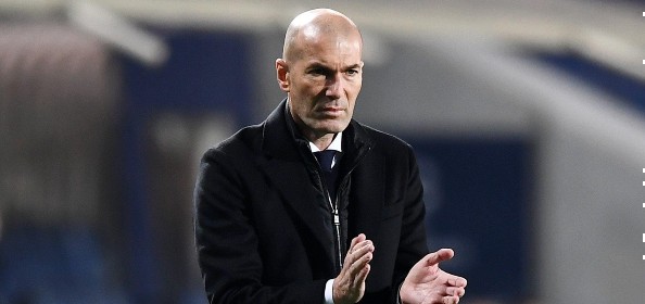 "Zidane announces his departure from Real Madrid"