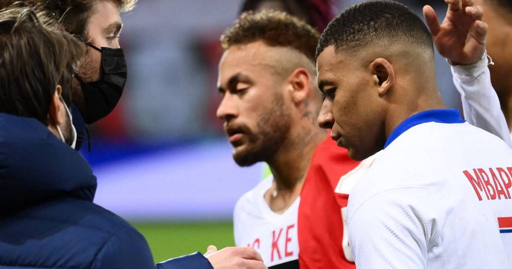 A bleak black evening for Paris Saint-Germain and Naples: Neymar and his teammates see Lille win the title, substitute Mertens and his team snatch the CL foreign football ticket