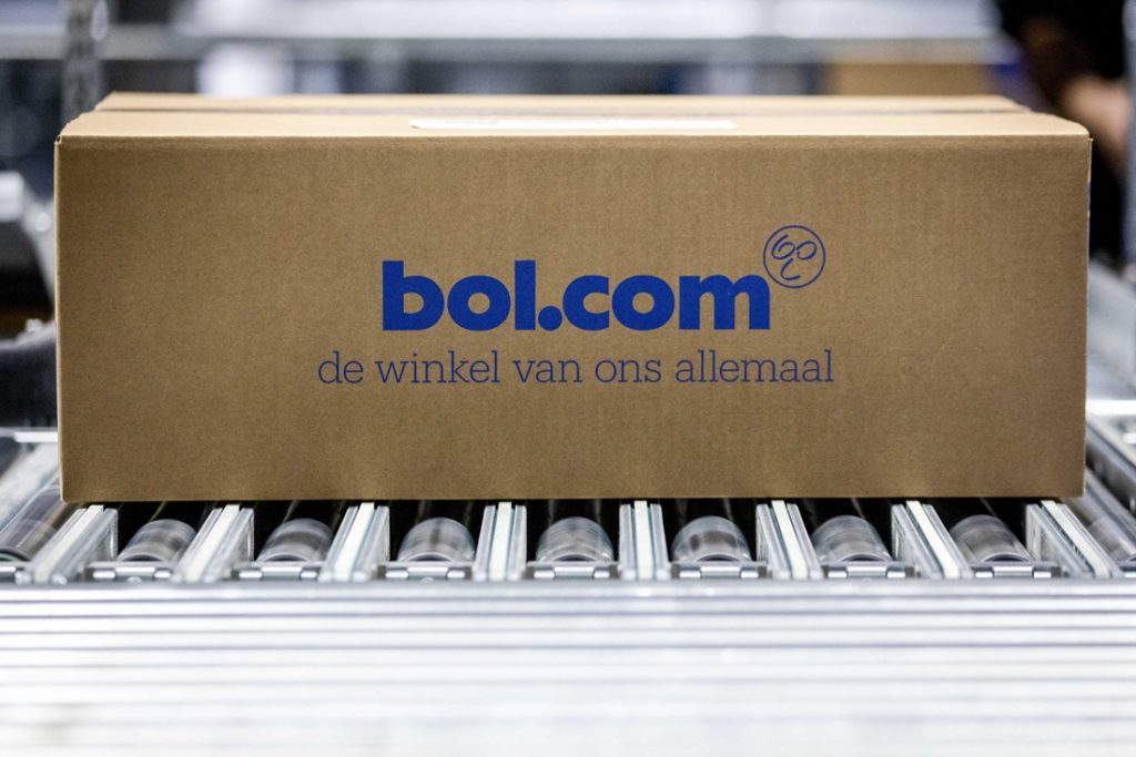 Bol.com stort per ongeluk 750.000 euro op rekening van oplichters na doorzichtige truc: “We het op prijs as u uw gegevens kunt bijwerken”