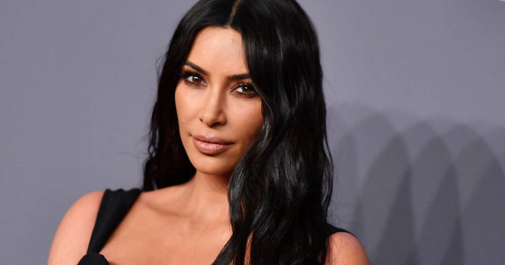 Kim Kardashian Passes for Law Exam: "I'm a failure" |  Famous