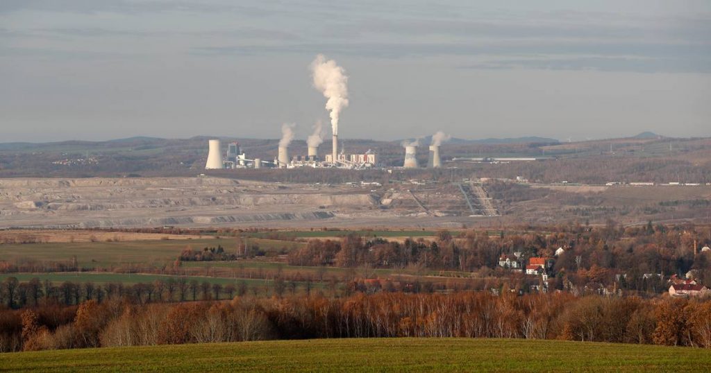Poland keeps the lignite mine open despite a European court ruling |  abroad