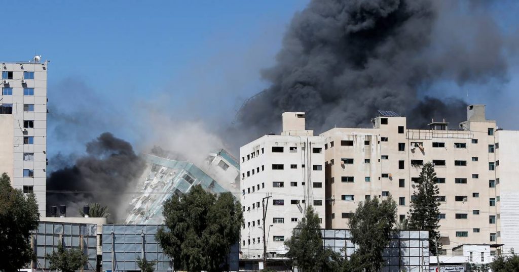 Press offices in the Gaza Strip fired with rockets "after the warning": the collapse of a building |  Instagram VTM News