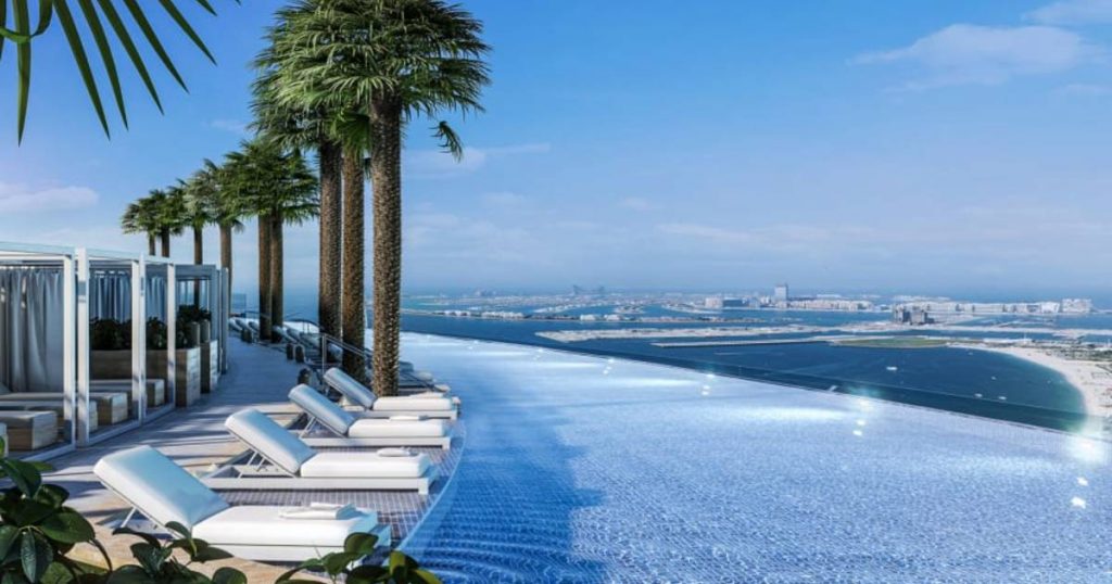 Swimming courses now set a record in the infinity pool on the roof of a skyscraper in Dubai |  for travel