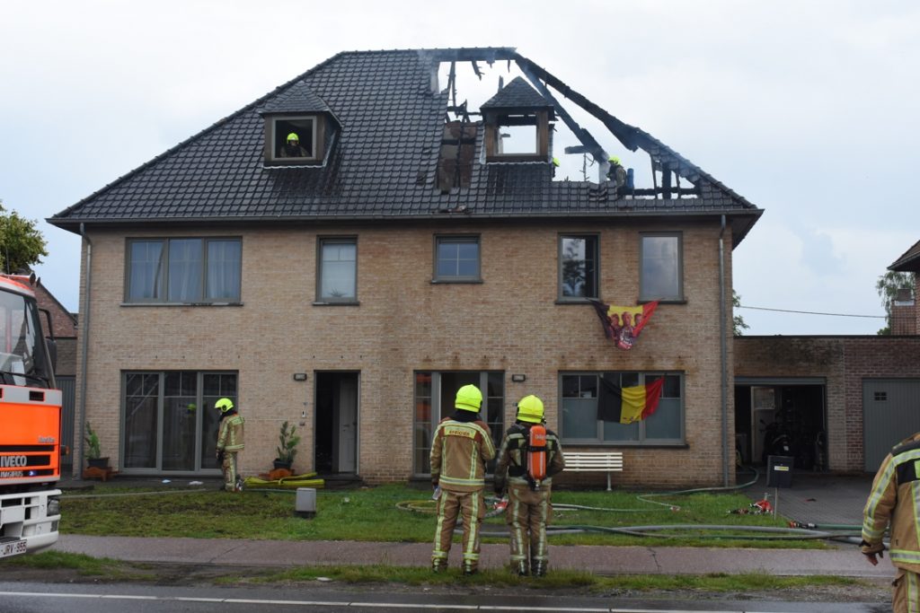 Lightning strike causes heavy fire in Balen: Uninhabitable house... (Balen)