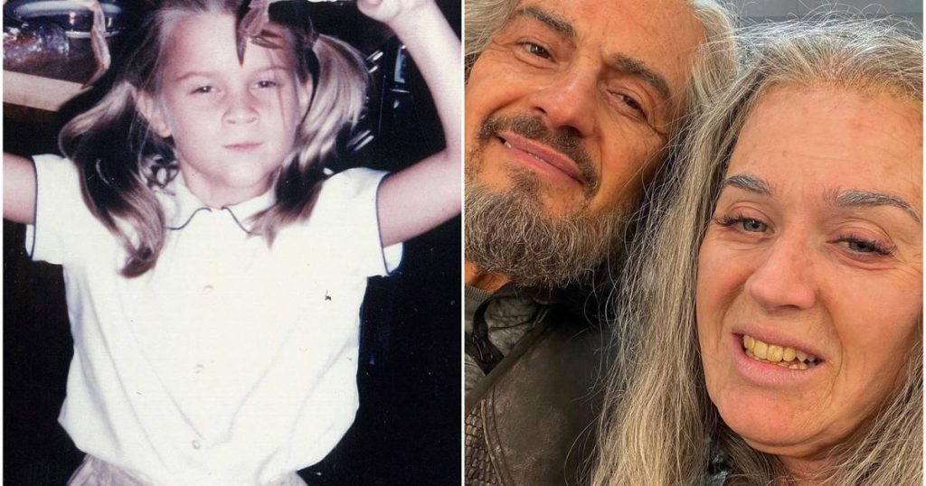 Celebrities 24/7.  Who recognizes the little girl in this photo or what about these two old people?  |  showbiz