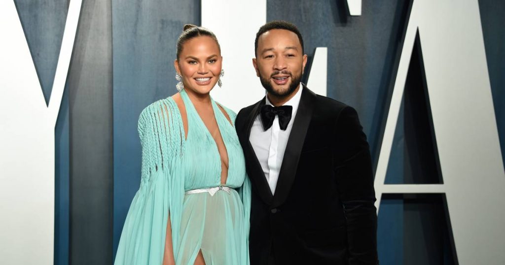 John Legend defends his wife Chrissy Teigen: 'Private messages from Michael Costello are fake' |  Famous