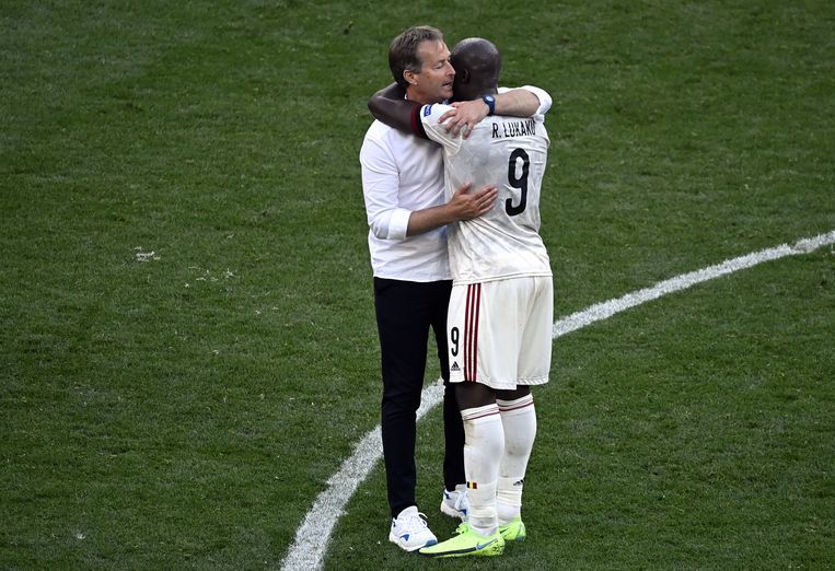 Lukaku hugged the Danish coach immediately after the siren: "I am forever grateful to them"