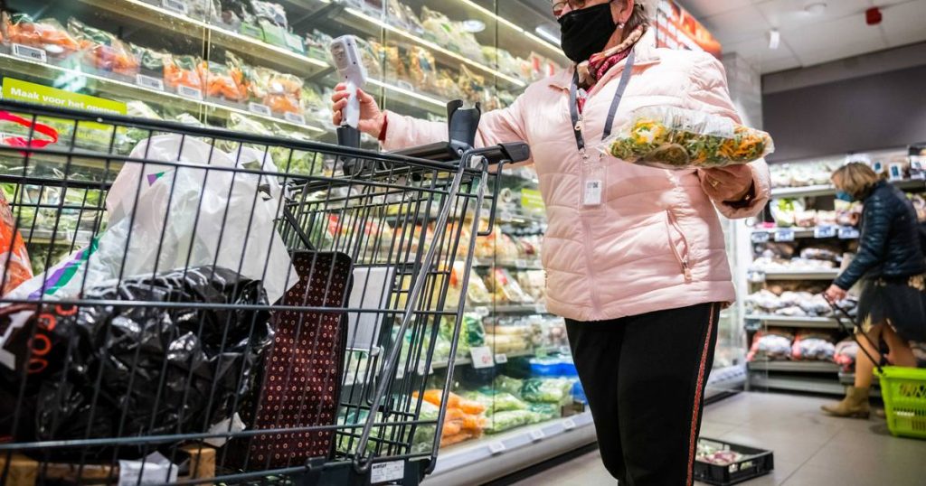 "Supermarket carts do not guarantee 1.5 meters" |  Science