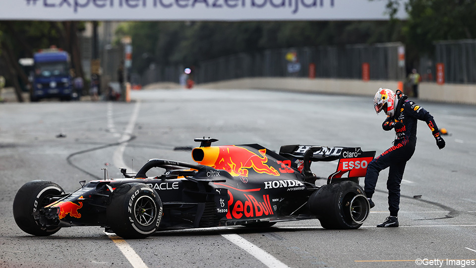 Verstappen after bad luck in Baku: 'This is a dirty sport sometimes' |  Formula 1
