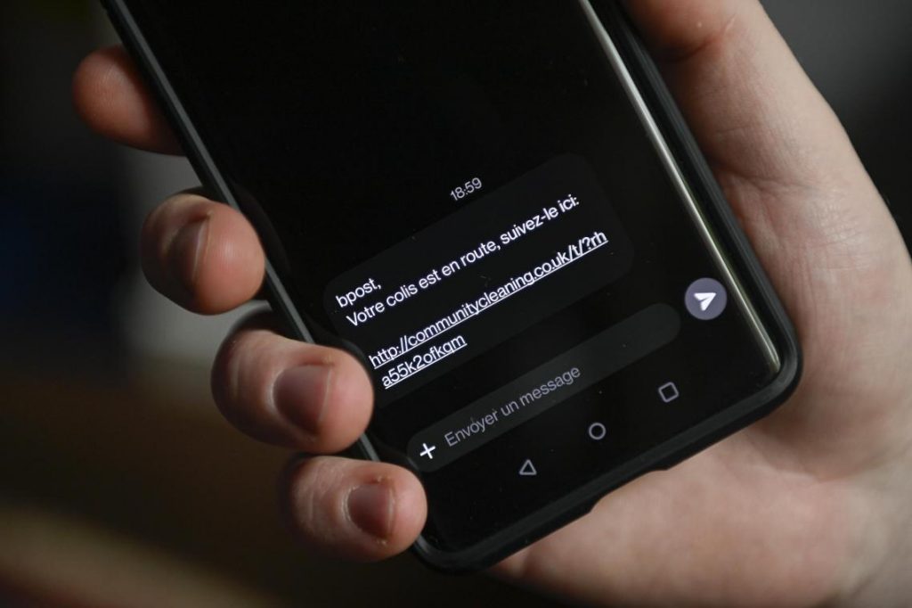 Watch out for “voicemails” that put viruses on your smartphone