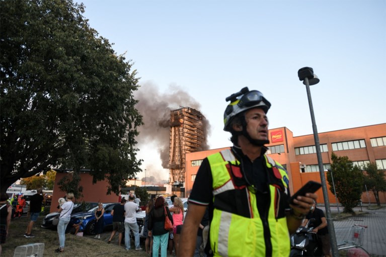 Major fire in a 20-storey apartment building in Milan, emergency services are looking for possible deaths