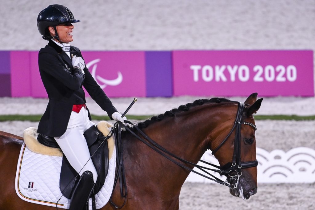 Amazone Michèle George pakt haar vijfde gouden medaille op de Paralympische Spelen: “Een magische, historische avond”