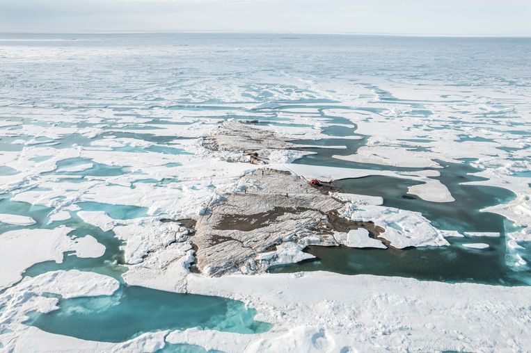 The Greenland expedition accidentally discovers the northernmost island in the world