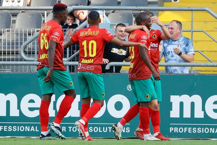 Ostend celebrates 3-0 Amade.