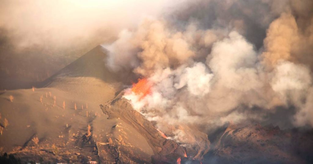 New opening at La Palma volcano and thus new lava flow |  Instagram news VTM