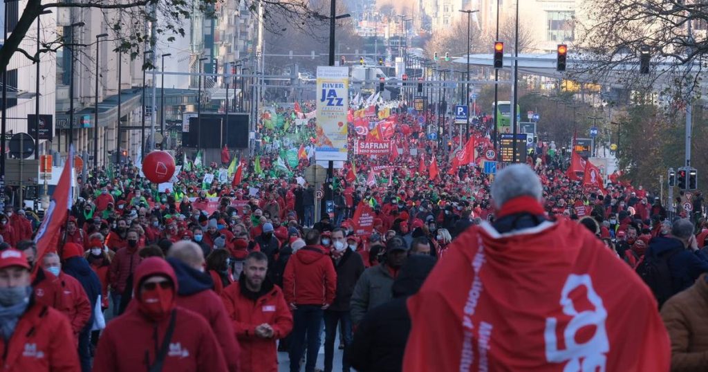 3,200 people demonstrated in Brussels against the wage standards law |  Brussels