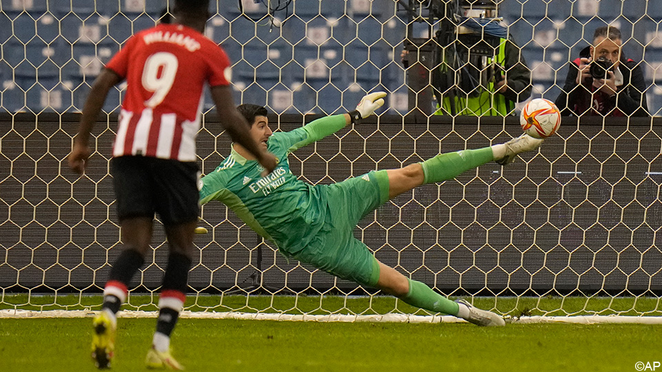Courtois stops the penalty kick in the Super Cup and helps Real with amazing statistics |  football spain
