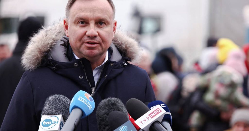 Polish president takes Ukrainian refugees 'home' and gives them shelter in private villas |  Instagram news VTM