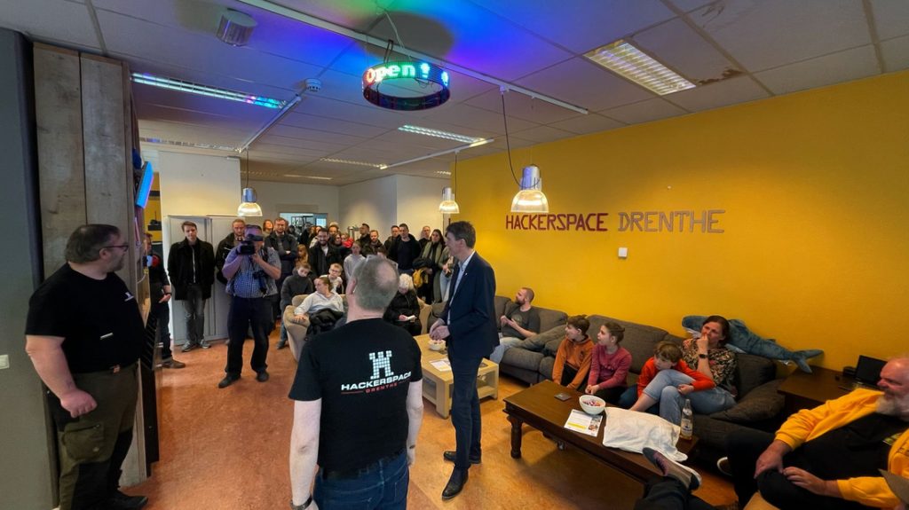 De eerste Hackerspace van Drenthe is vanmiddag geopend