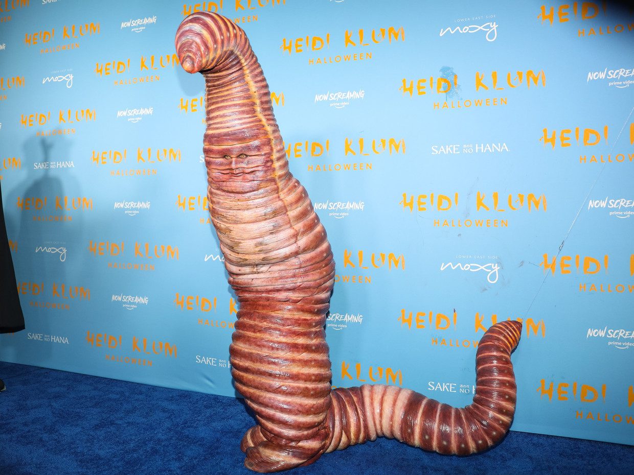 Heidi Klum as a very realistic earthworm in 2022. Photo news