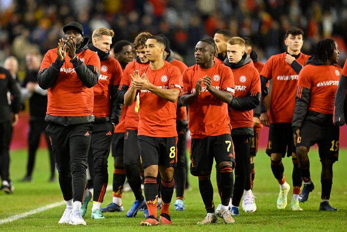 Lukaku and his teammates after the match against Azibajan.