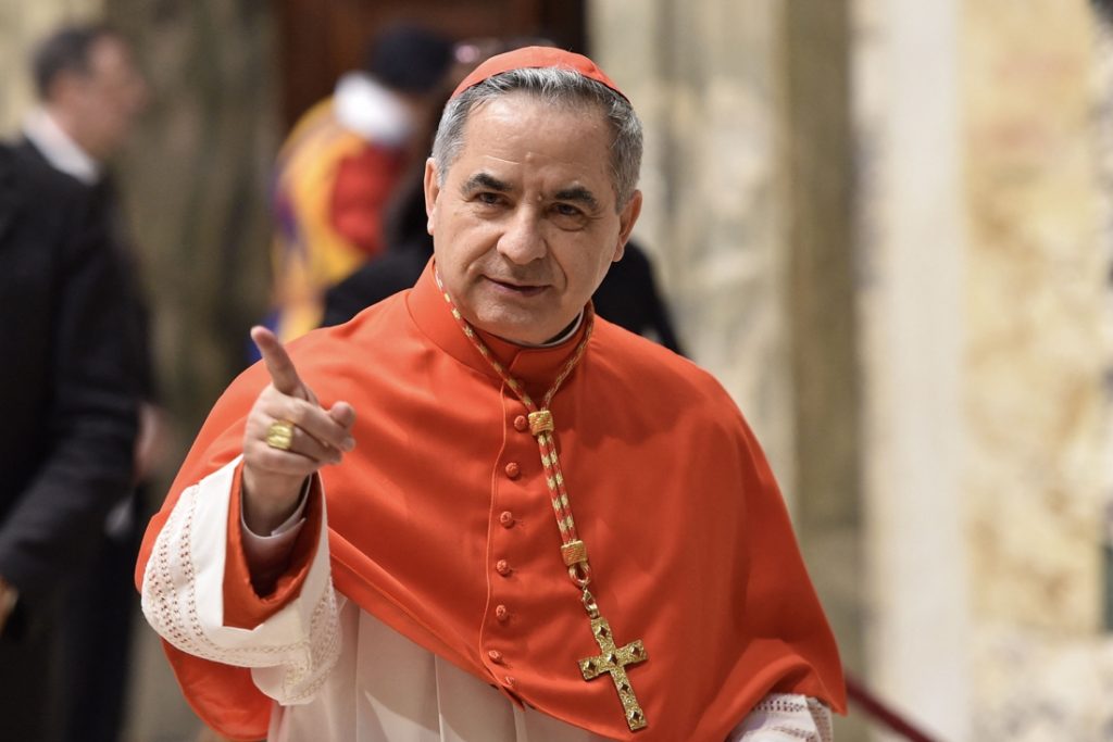 Historisch proces van start in Vaticaan: vertrouweling van de paus staat terecht voor miljoenenfraude