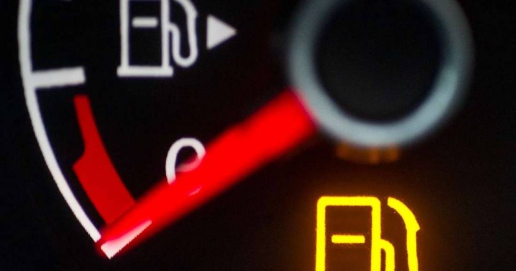 Calculation Trick: You Can Still Drive How Many Kilometers If Your Car's Backup Light Is On |  the cars