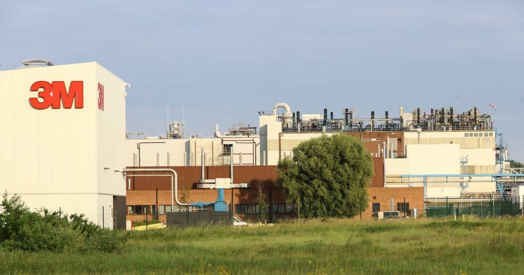 3M chemical company illegally discharges a toxic substance in Scheldt |  Instagram news VTM