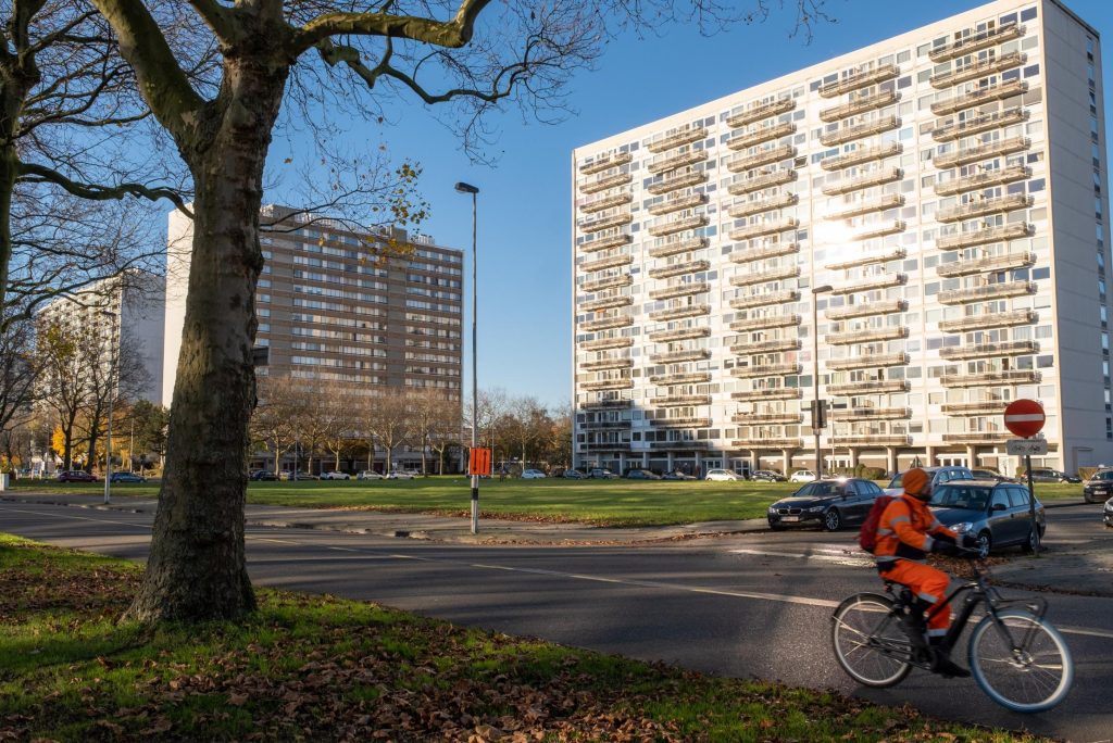 Linkeroever housing block takes a step in the fight against global warming ... (Antwerp)