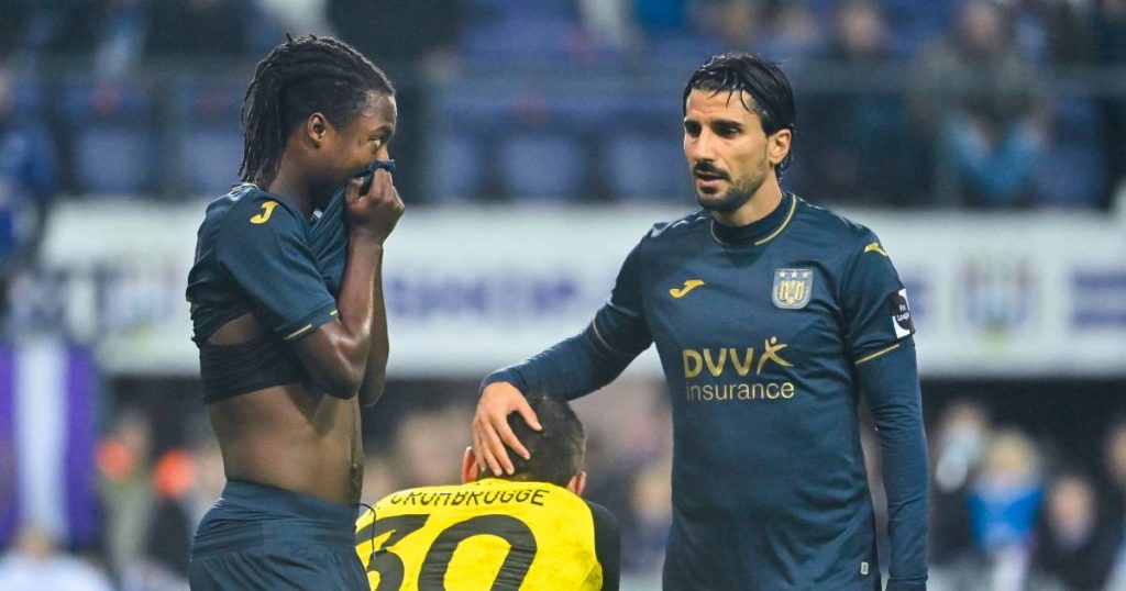 Our in-house referee Tim Pots found a suspended sentence for Ashimeru's strike: 'This encourages game-breaking behaviour' |  Anderlecht