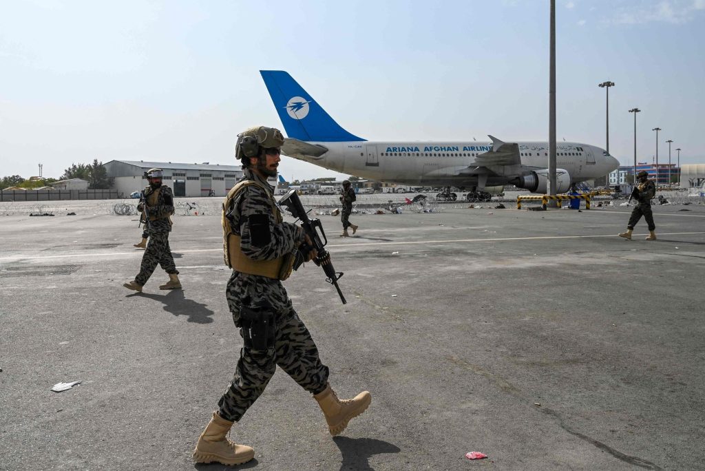 The Taliban asks for help from the European Union to manage the airports