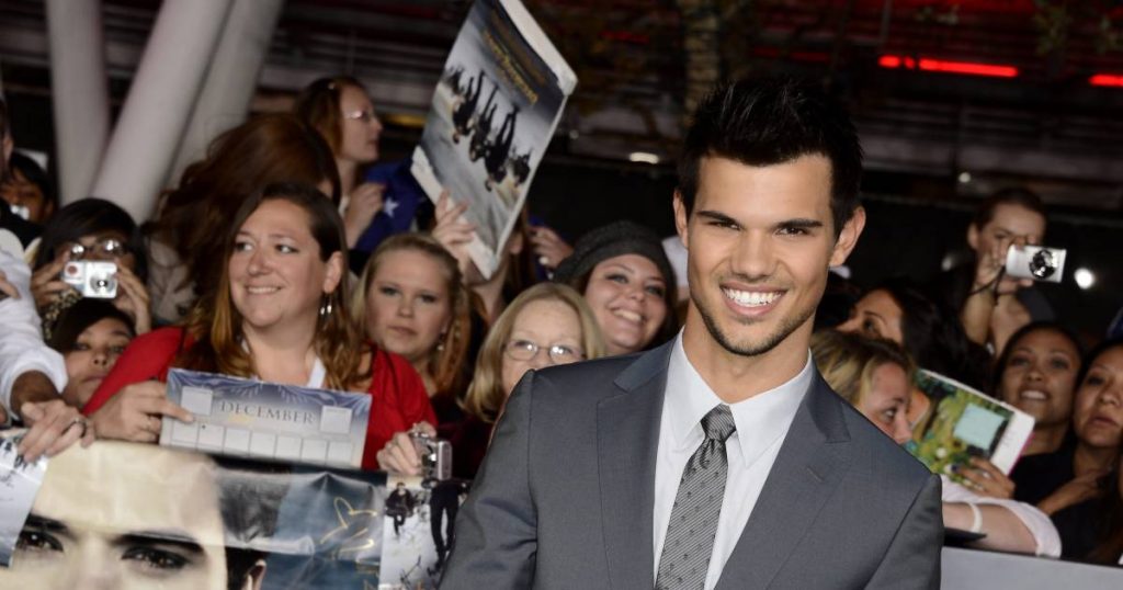 Twilight Actor Taylor Lautner Proposes To Girlfriend Ty Doom: 'My Dream Has Come True' |  Famous