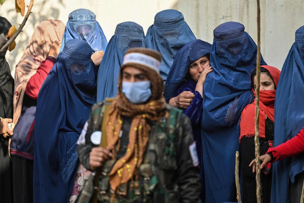 A new Taliban decision: "Women are not royalty, but ...