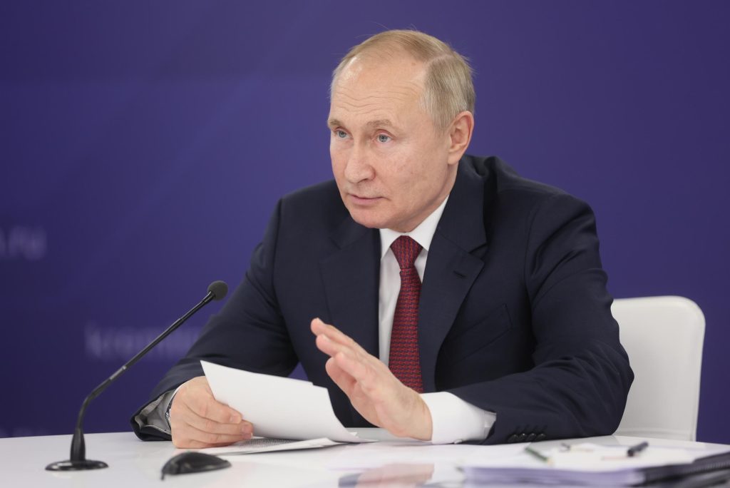 European leaders warn Putin of 'serious consequences' of Ukraine raid