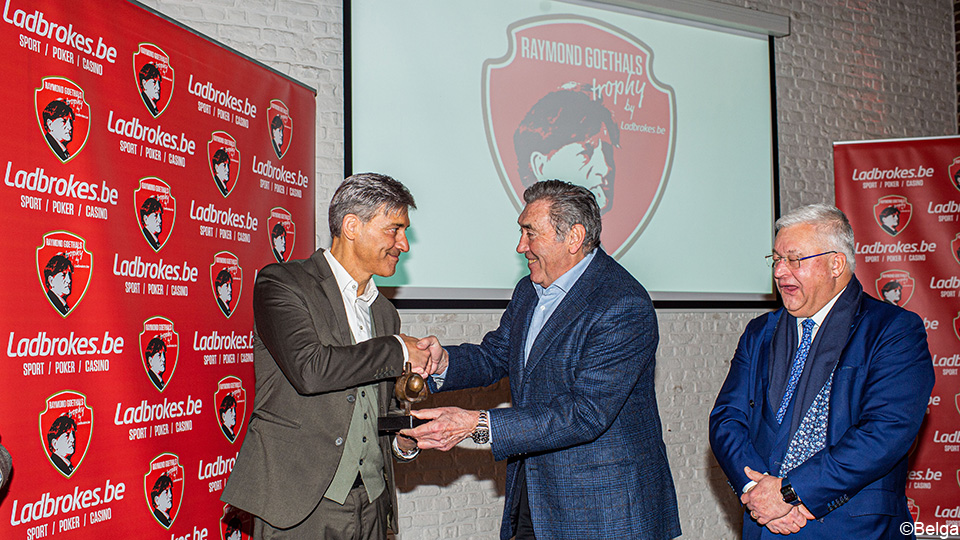 Champion maker Phyllis Matsu receives the Raymond Guthals Award |  Jupiler Pro League