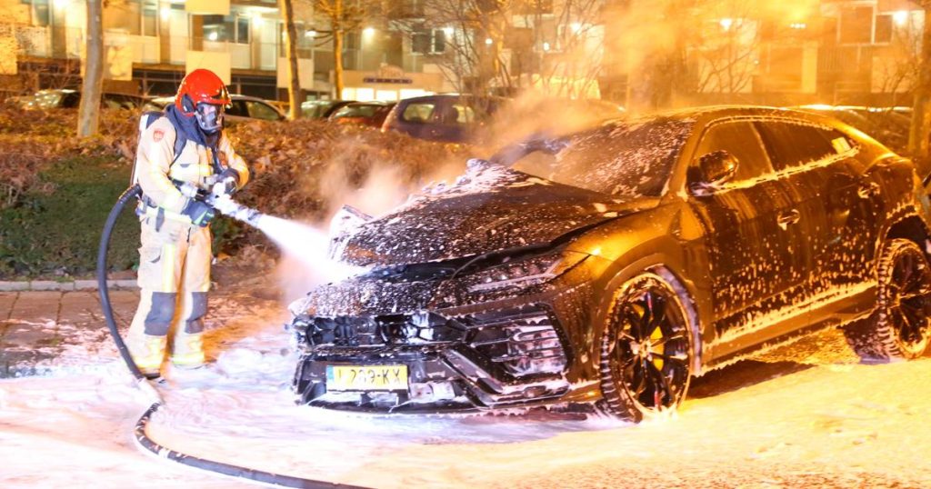 An expensive Lamborghini caught fire after an uproar on a street in Eindhoven outside the country