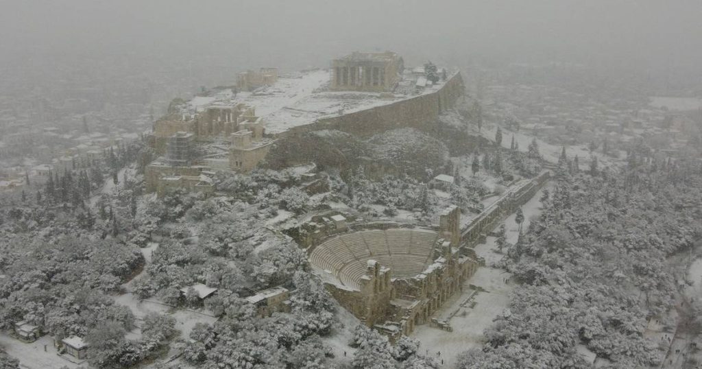 Freezing cold wave in Greece: -14 degrees with snow falling as far as Crete |  Instagram HLN