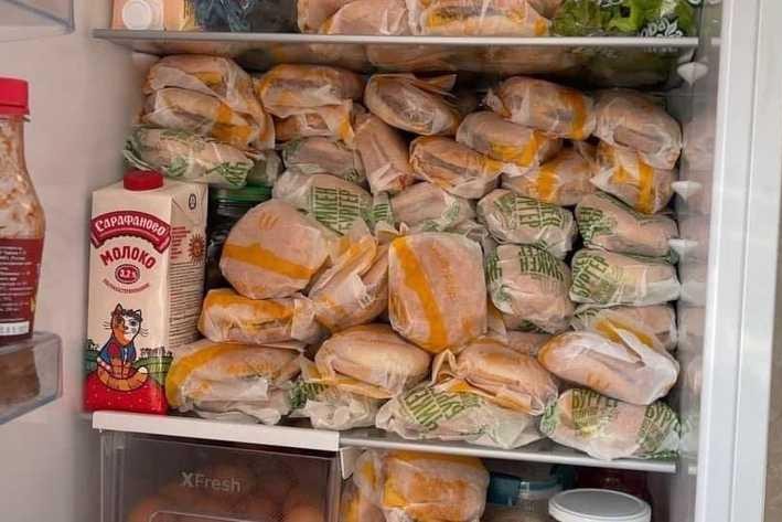 Russians fill their fridges with hamburgers and sell a Big Mac for 200 euros