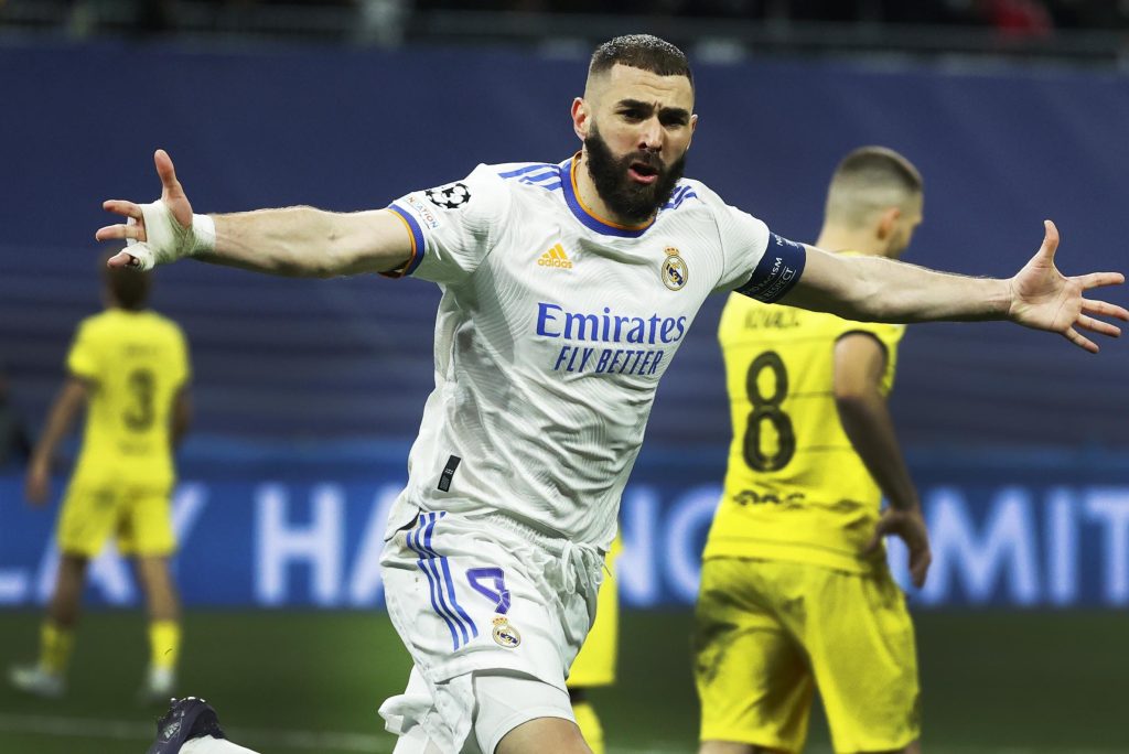 Chelsea haalt ei zo na 1-3-achterstand op in Bernabeu, maar wie anders dan Karim Benzema verlost in het slot Real Madrid