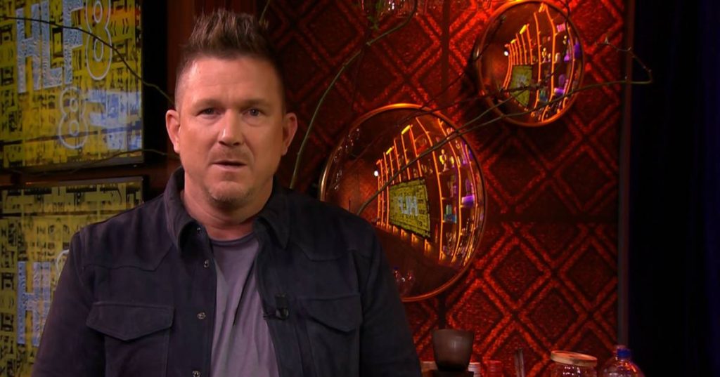 Johnny de Mol addresses viewers and denies ex-abuse: 'Nothing is real' |  showbiz