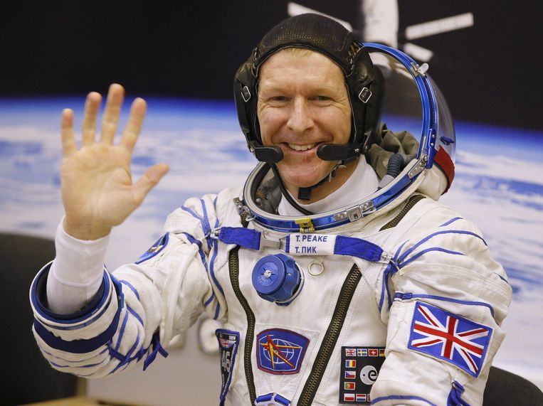 A former British astronaut interrupts his old age on a new space journey