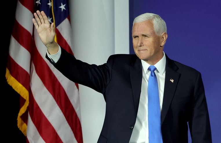 Mike Pence withdraws from the race for the White House