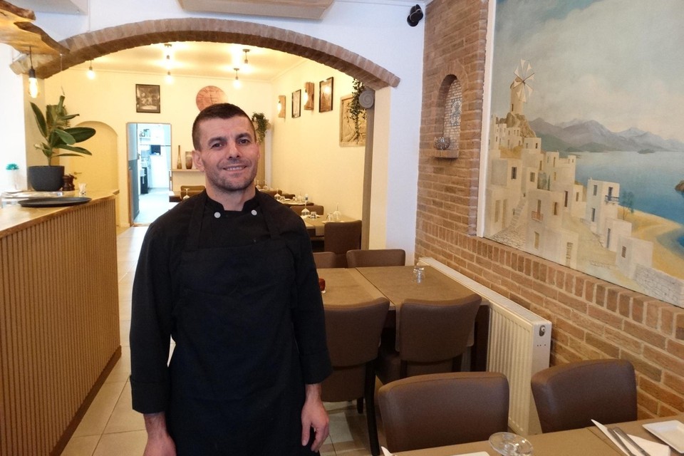 Lefteris, 49, opens Zorba De Griek restaurant near Grote Markt: 'I already feel at home in this city'
