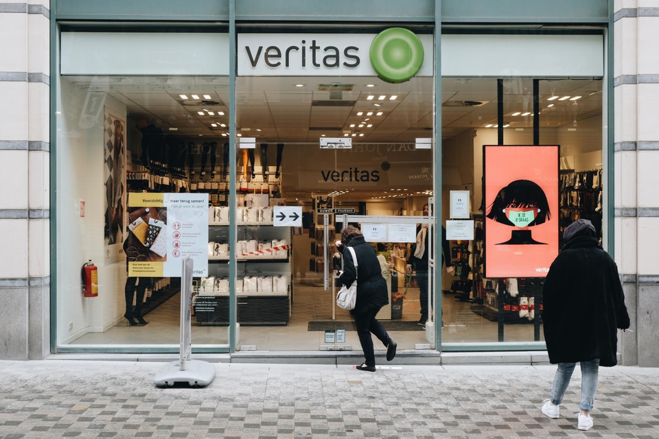 Belgian tailoring and fashion chain Veritas is on sale