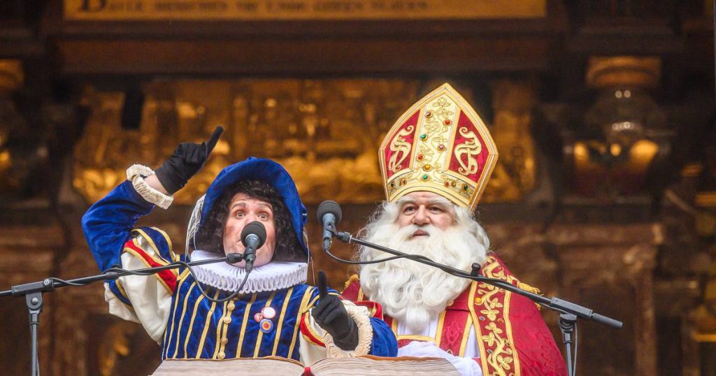 No naughty children this year either: Sinterklaas and his entourage brave the rain as they enter the celebration |  Instagram HLN