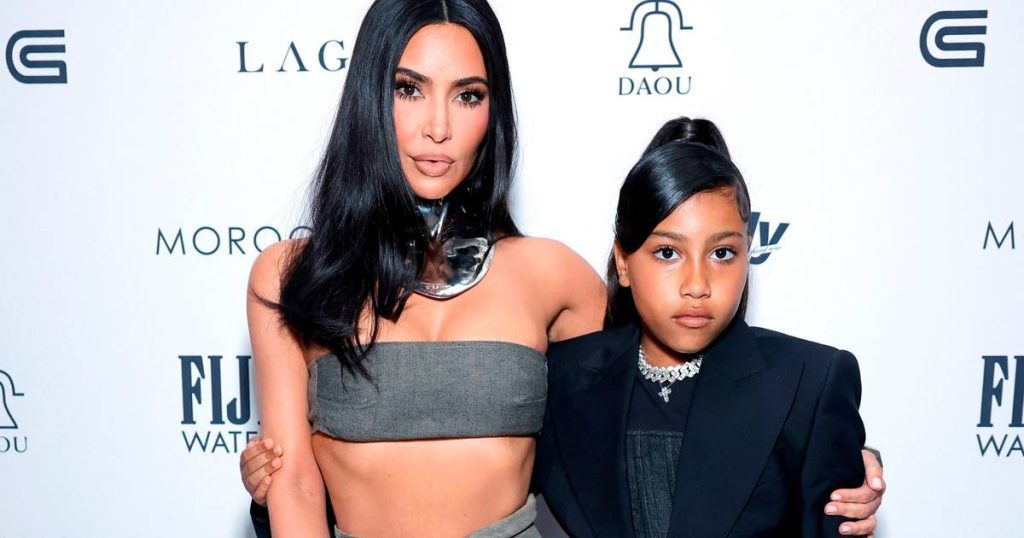 North West gives her honest opinion about Kim Kardashian's different outfits: "Exactly a bag of dirt" |  celebrities
