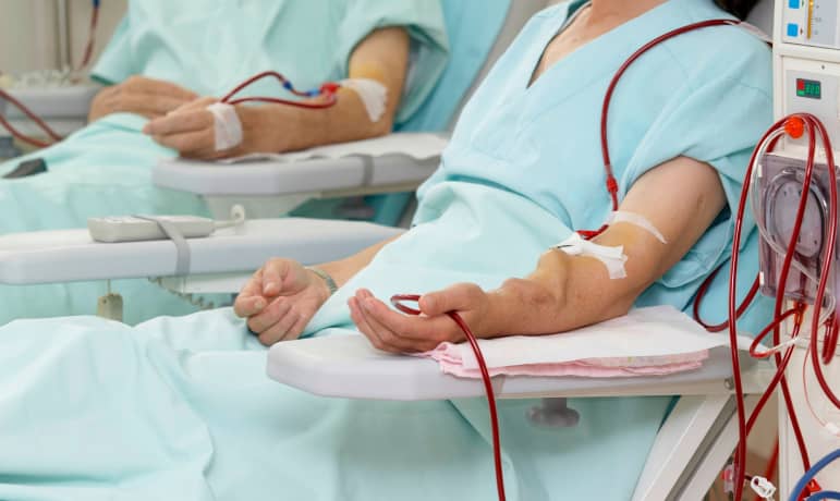 Selective selection of arteriovenous fistulas for dialysis provides better outcomes